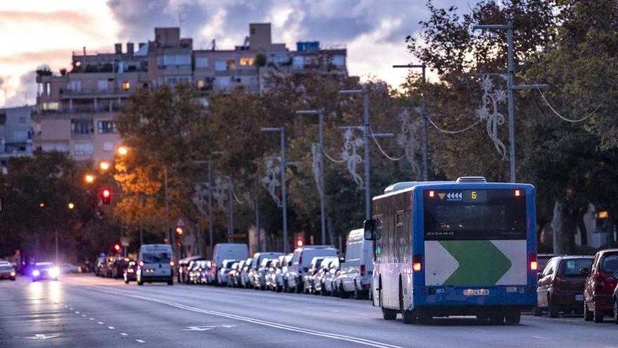 Los cambios de lÃ­neas en la EMT han provocado quejas de los usuarios.