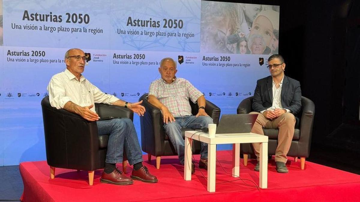 Por la izquierda, Faustino Álvarez, Ricardo Anadón y Ferndno González