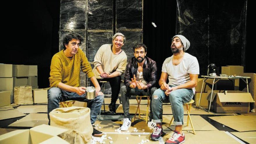 Salvador Oliva, Luis Venegas, Xavi Núñez y Rodo Gener, ayer, en el Teatre del Mar.