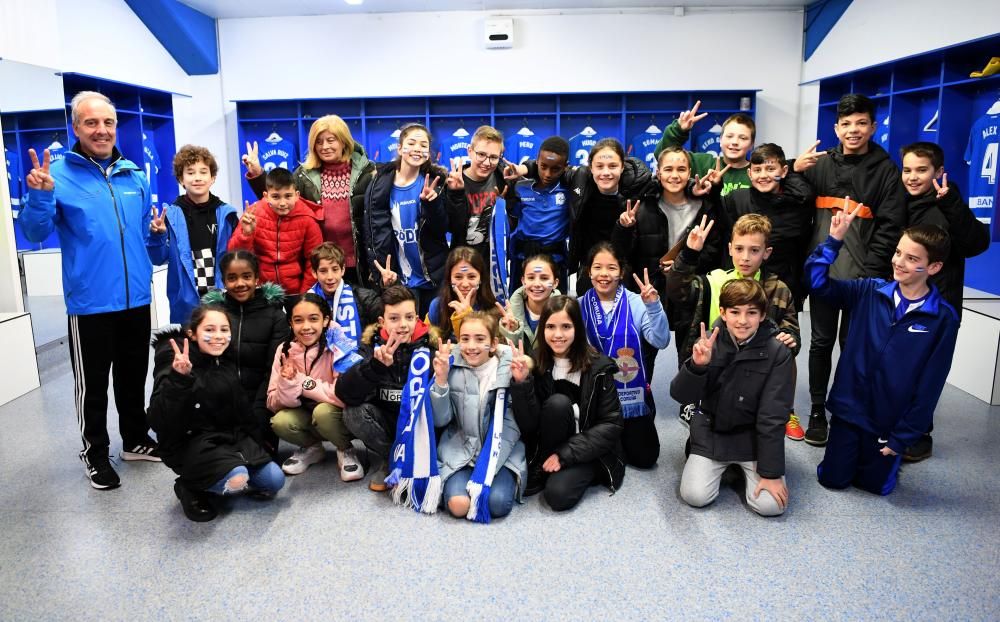 Alumnos del Ría do Burgo viven su experiencia blanquiazul