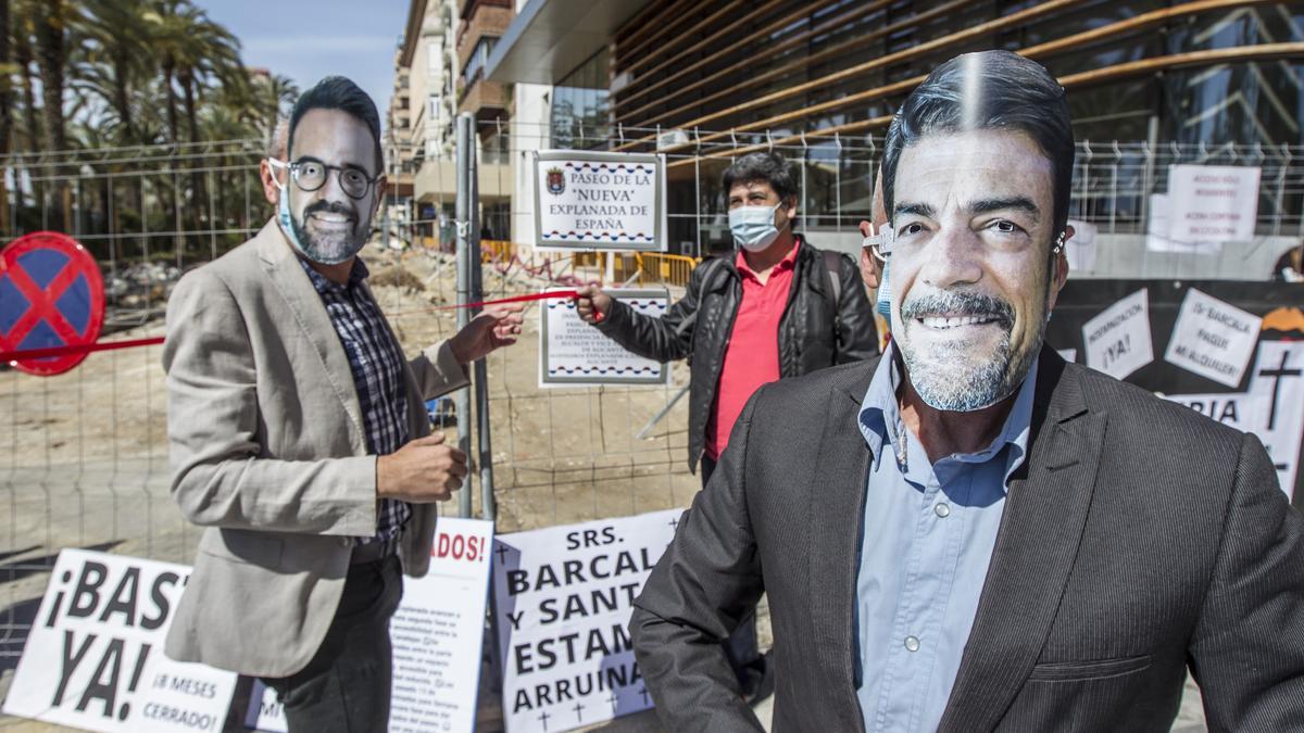 Hosteleros de la Explanada - Canalejas "inauguran" el nuevo paseo tras 8 meses en obras