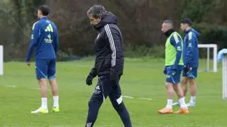 El Oviedo prepara el duelo ante un Barça enrabietado: los azules necesitan un golpe de efecto si quieren seguir con vida en la pelea