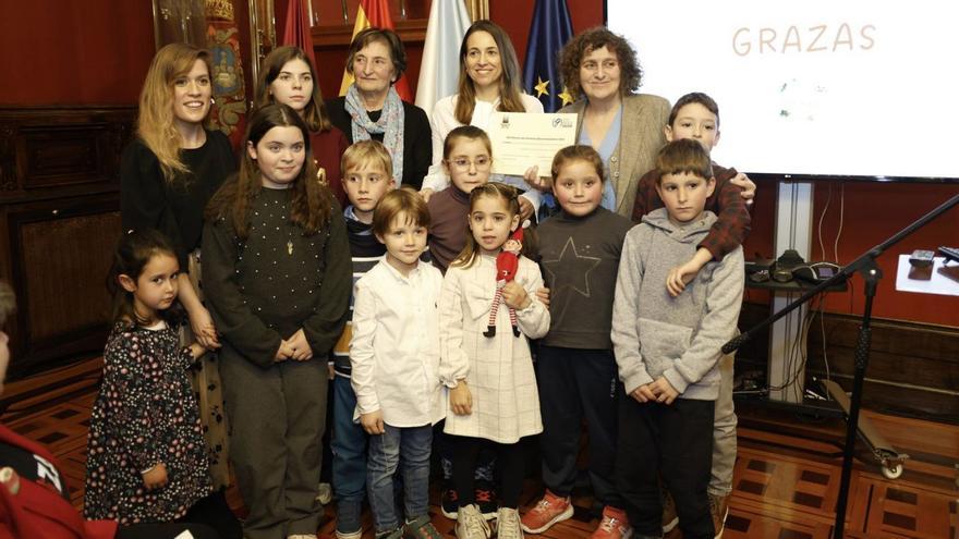 O Pazo de Raxoi acolleu onte a gala de entrega dos premios Educacompostela. | Antonio Hernández