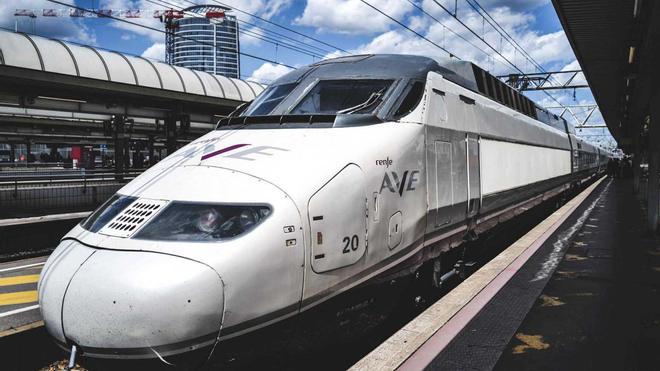 Renfe fija plazas H a 7 euros para personas con discapacidad 1 Imagen de un tren de Renfe