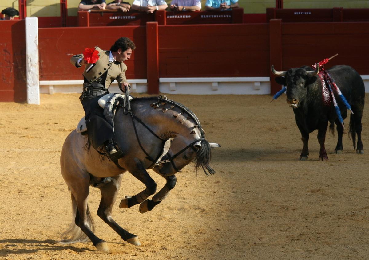 Andy Cartagena fue el torero a caballo triunfador de la Feria de Abril
