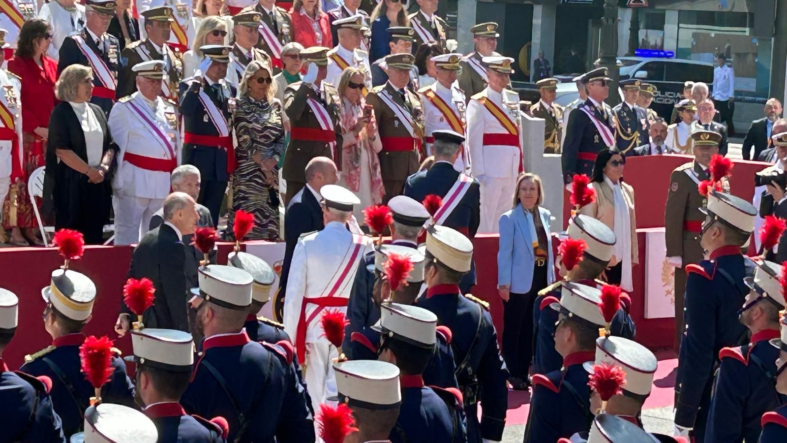 EN IMÁGENES: Así fiue el multitudinario desfile en Oviedo por el Día de las Fuerzas Armadas