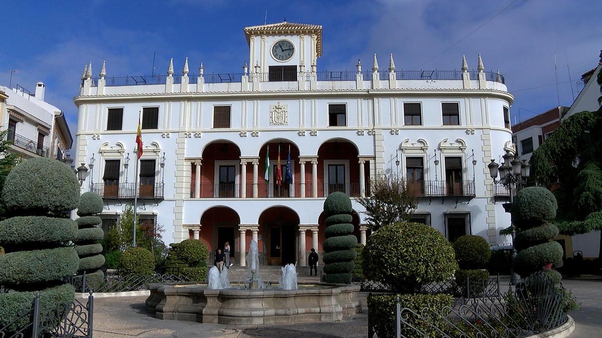 Entrada principal del Ayuntamiento de Priego.