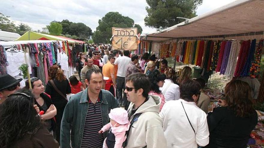 El paraje de La Torre en Sax fue el escenario de la romería de San Pancracio y la posterior feria