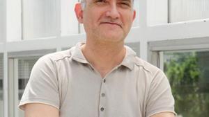 Joan Miquel Verd: "Després de 10 anys servint copes és difícil fer el salt laboral"