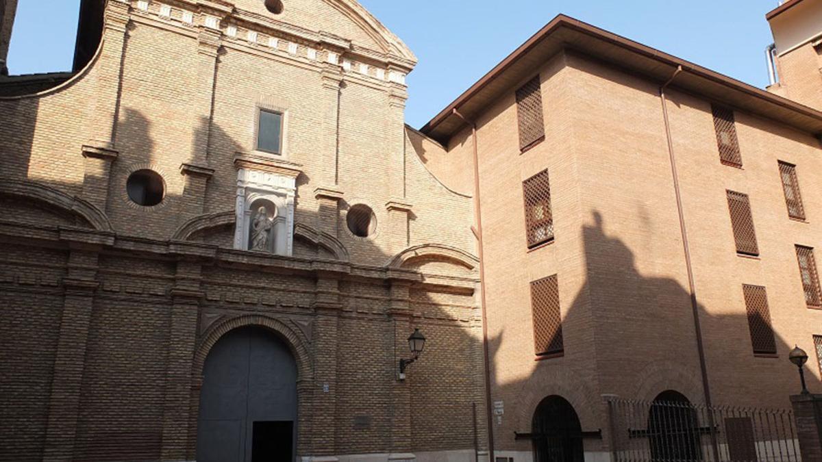 Fachada del convento de Santa Mónica