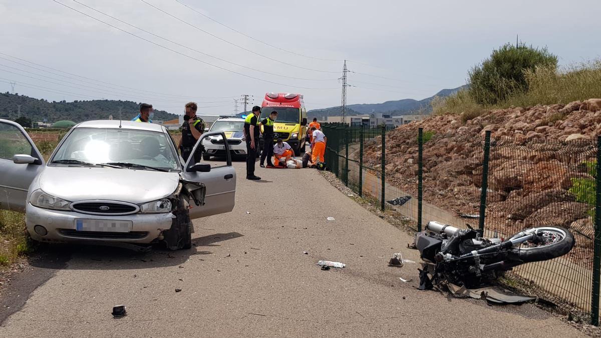 Imagen del accidente en el que un motorista ha resultado herido en la Vall d&#039;Uixó.