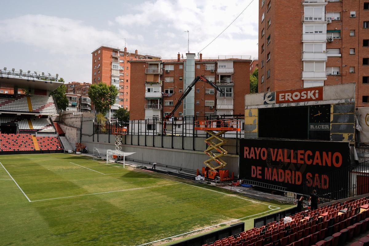 La Comunidad de Madrid concluye las obras de renovación del Estadio de Vallecas que permiten al Rayo Vallecano  disputar la Conference League