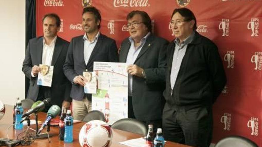 Montiel, Mulet, Bestard y Riera posan en la presentación de la Copa Coca Cola.