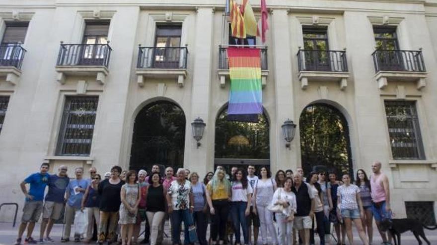 Bandera arcoíris desde el Ayuntamiento de Xàtiva