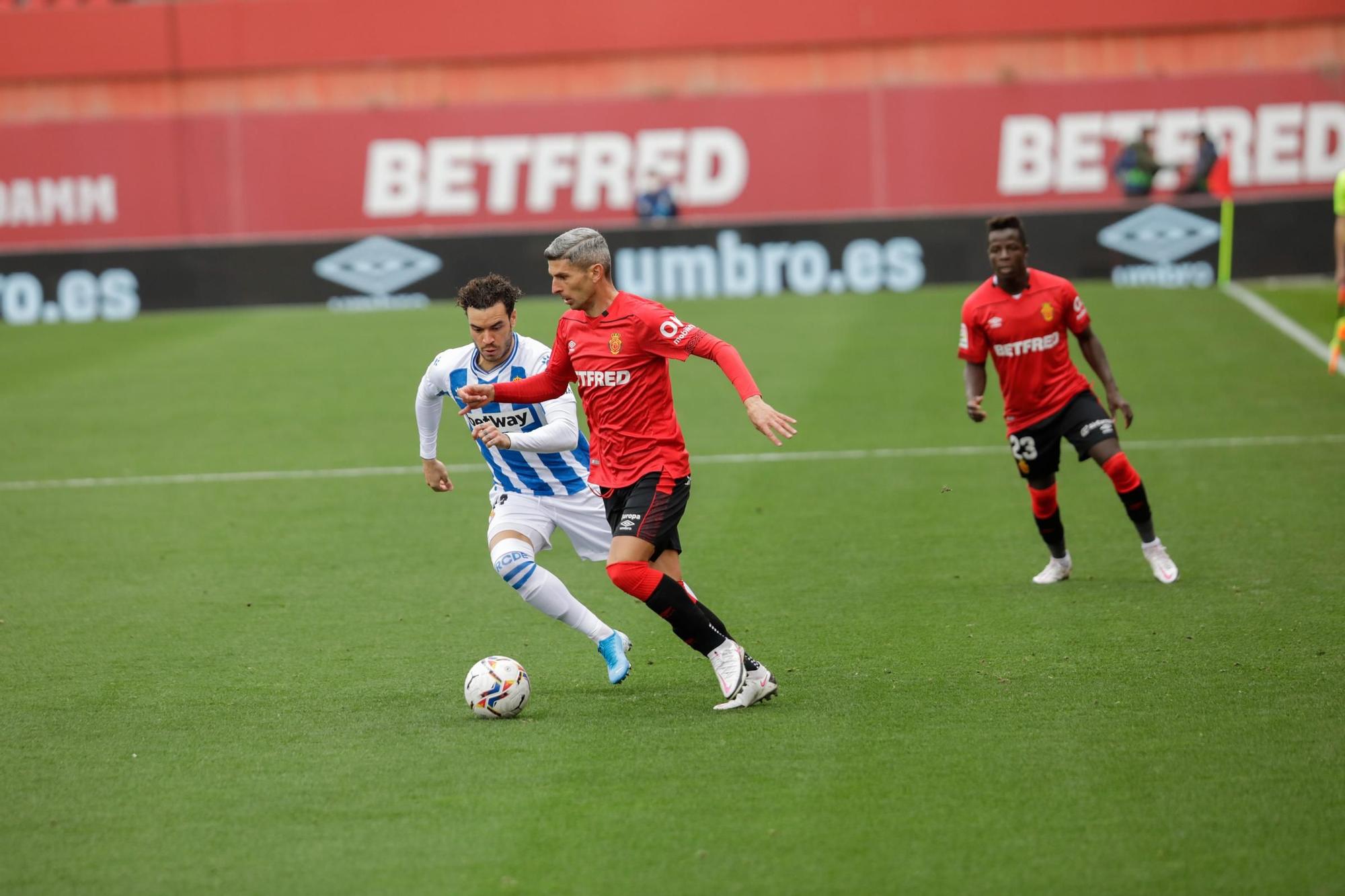 El Mallorca perdona al Espanyol y pierde