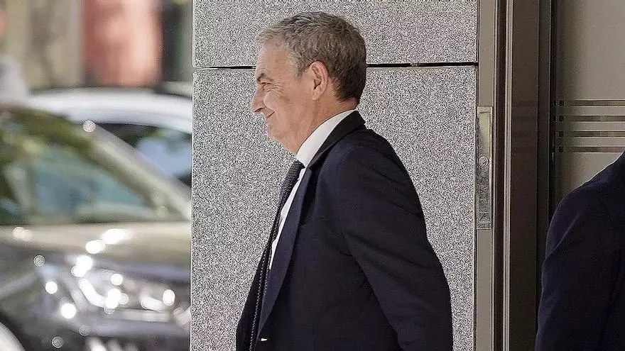 Zapatero niega liderar ninguna trama y se presenta como un consultor internacional