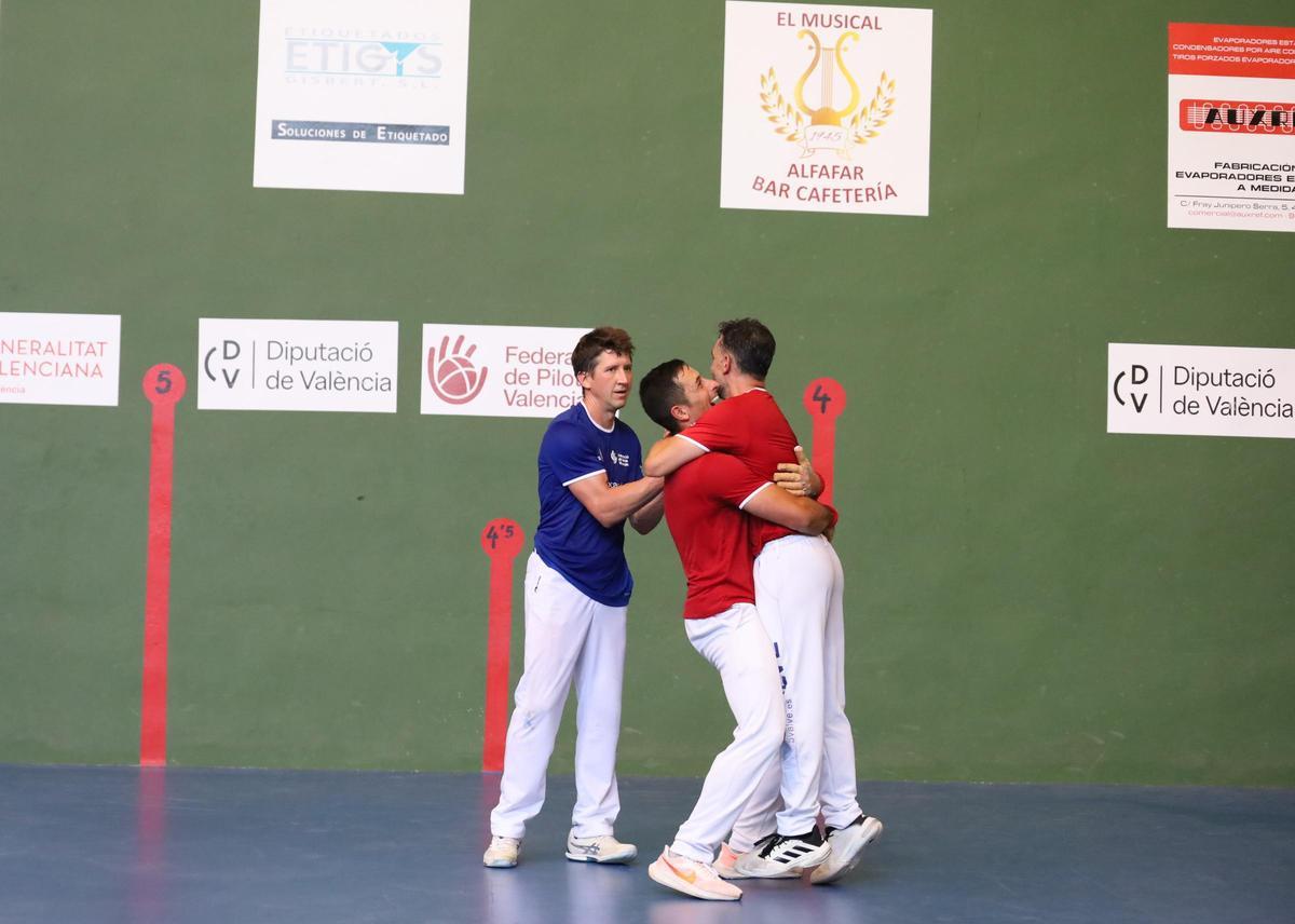 2   Alejandro i Javi 'Moro' (El Puig A) celebren la victòria