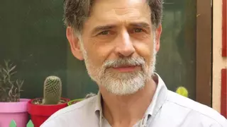 El pediatra Carlos González, sobre cómo conseguir que los hijos estudien: "Matamos su deseo de estudiar"