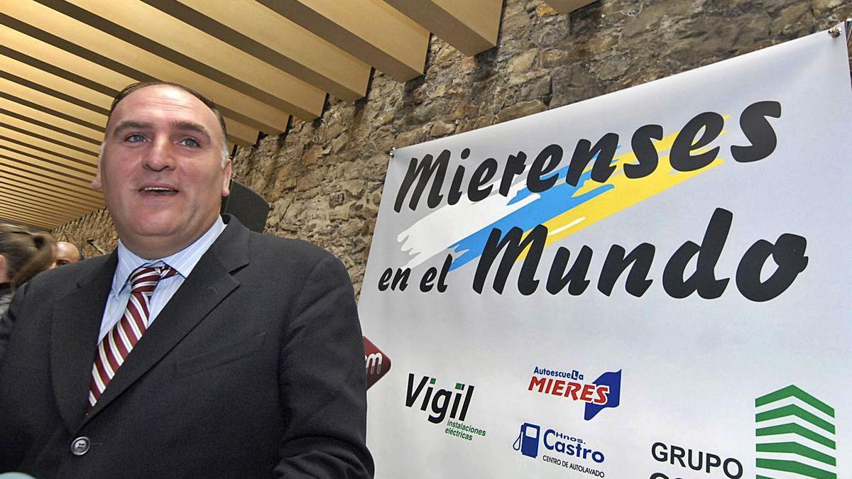 José Andrés, durante su distinción como “Mierense en el mundo”, en 2011.