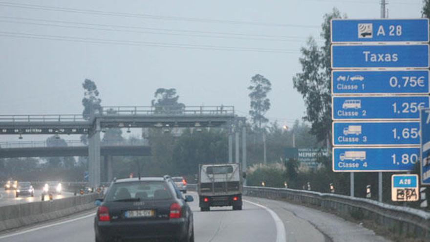 Portugal no multó todavía a ningún gallego por circular por la autovía a Oporto sin pagar el peaje