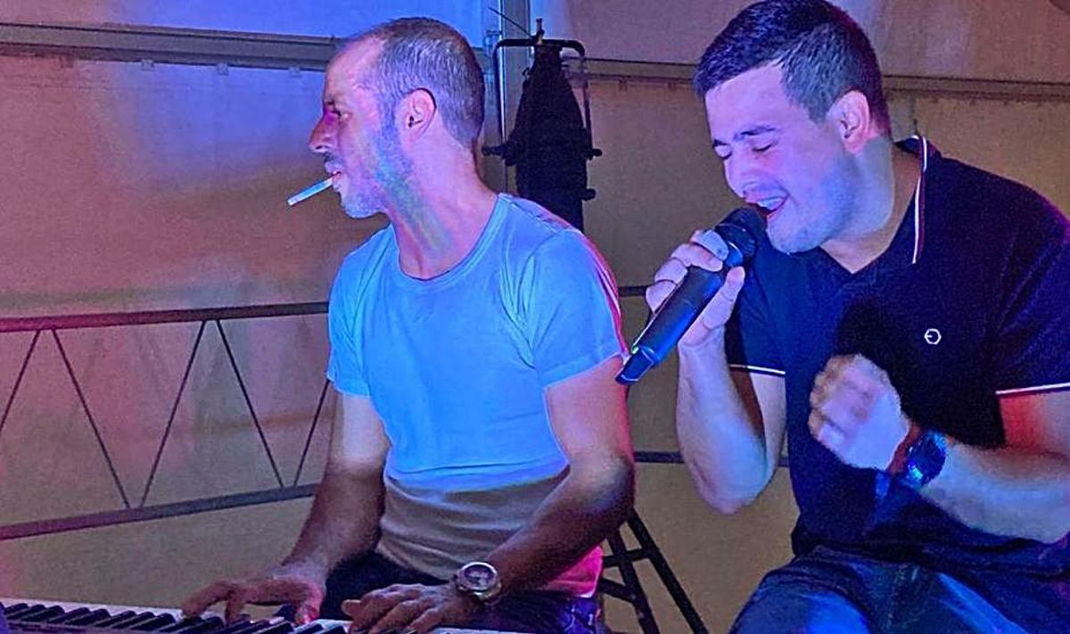 Una mariscada improvisada con broche de oro