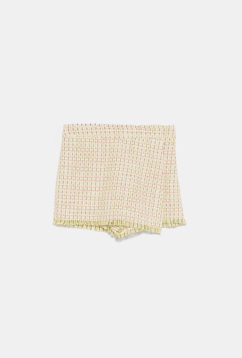 Falda tweed de Zara (precio: 15,99 euros)