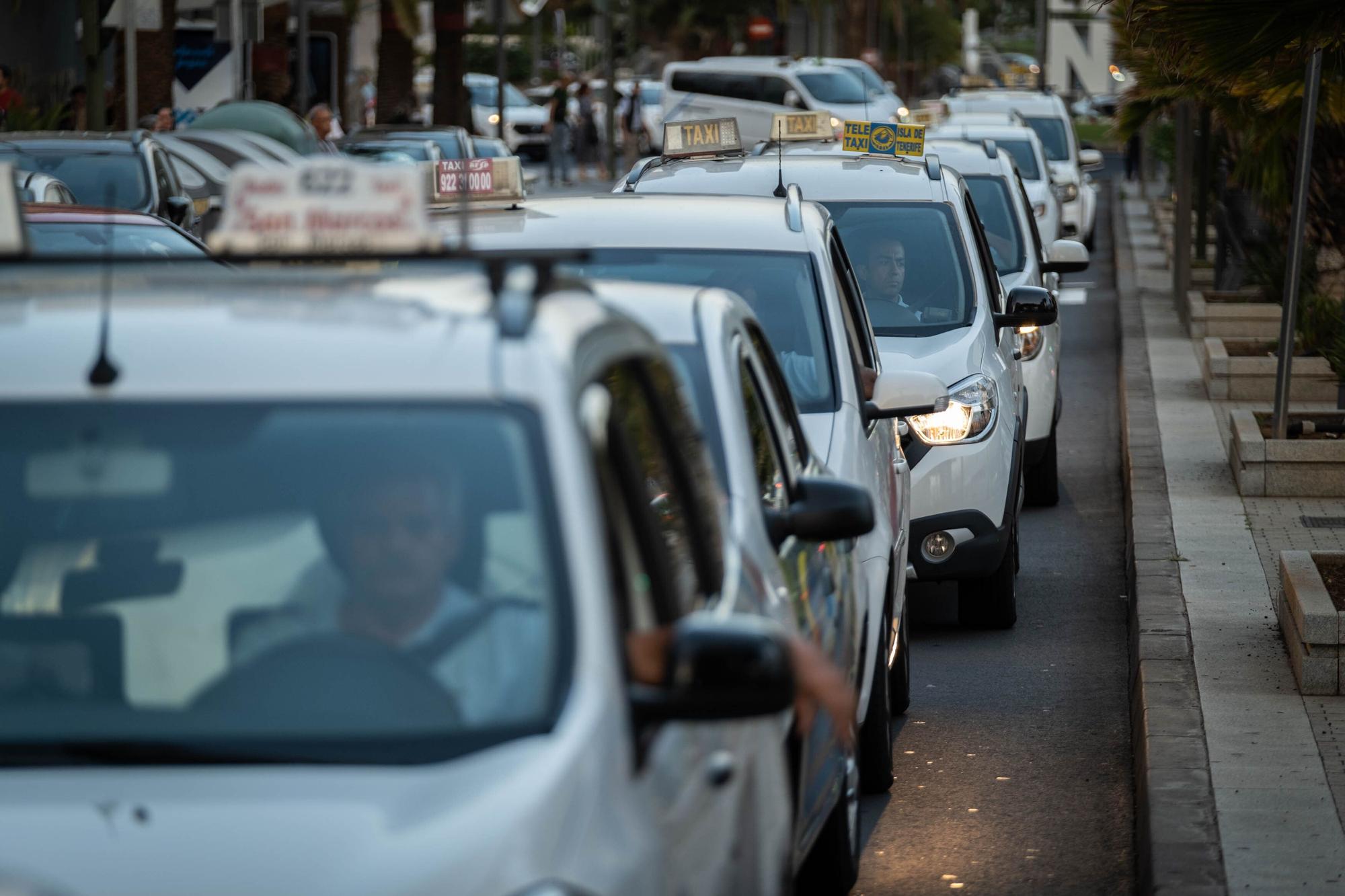 Manifestación de taxistas en Santa Cruz de Tenerife