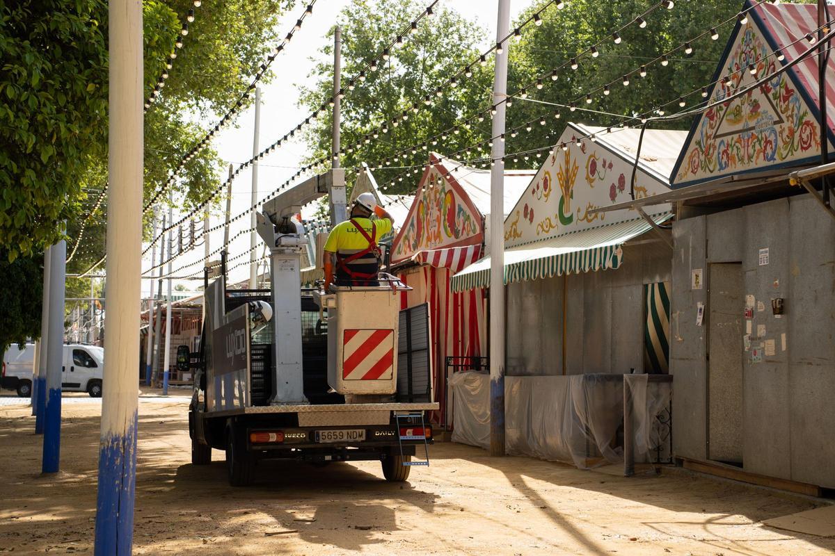Cuenta atrás para la Feria de Sevilla: así avanza el montaje del Real