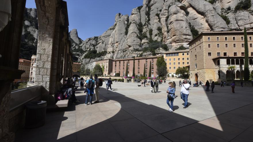 Olesa camina fins a Montserrat en el Dia Internacional de les Muntanyes