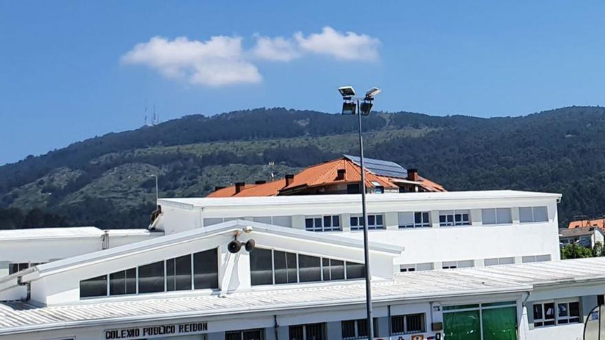 Moaña despliega dos conserjes en los colegios, sin este servicio desde enero