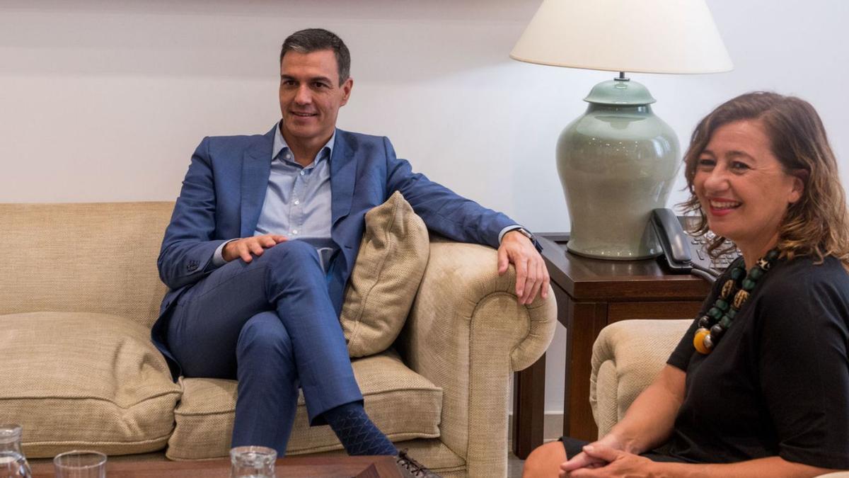 Pedro Sánchez y Francina Armengol, este martes, durante su reunión en el Consolat.