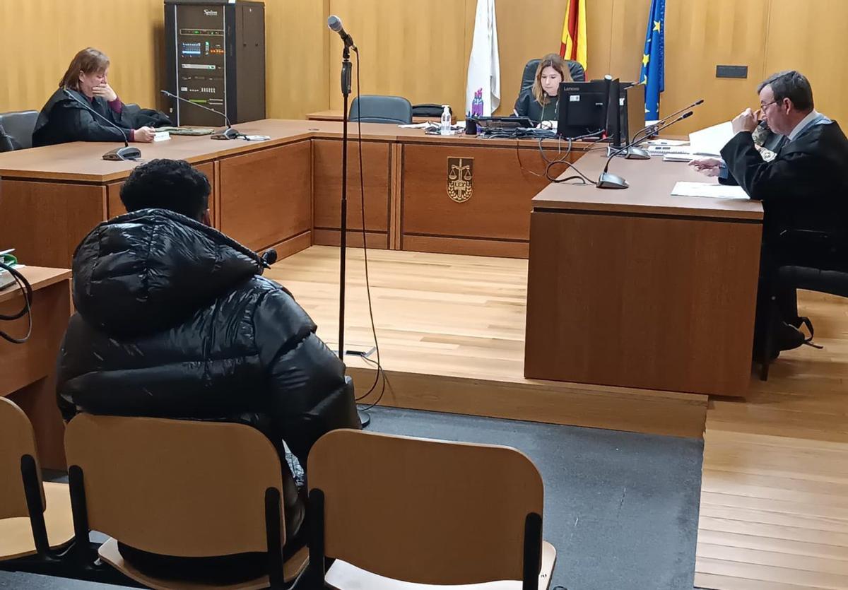 El acusado compareció en la audiencia preliminar de esta causa y aceptó una condena.  |  FdV