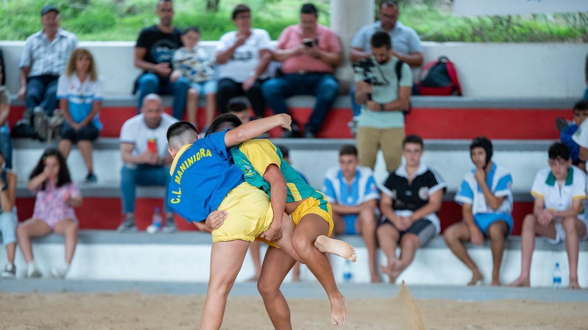 Dos de los protagonistas del III Torneo Fajín durante la brega