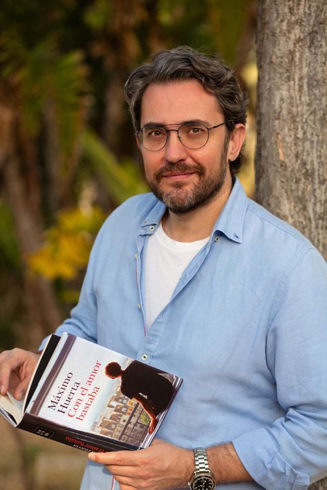 El escritor Máximo Huerta
