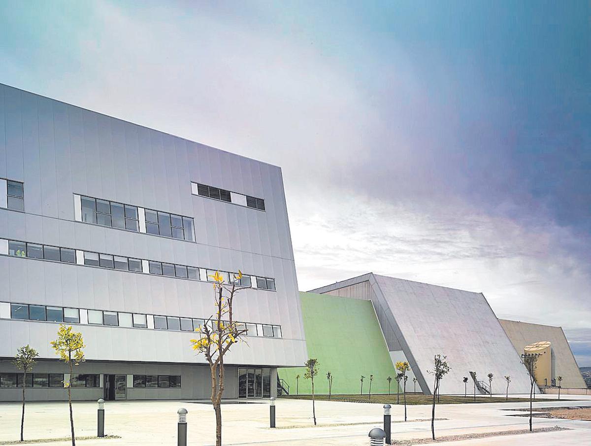 El complejo pertenece a la Entidad Metropolitana para el Tratamiento de Residuos.