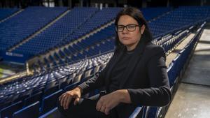 Cornellà El Prat. 11.02.2025. Deportes. Dolors Ribalta, directora del RCD Espanyol femenino, sentada en la grada del RCDE Stadium. Fotografía de Jordi Cotrina
