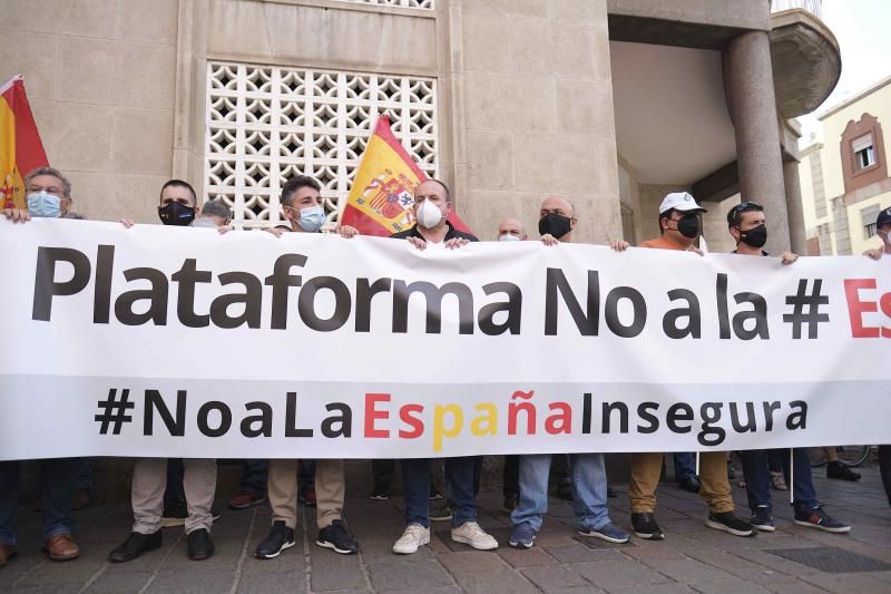 Protesta de los sindicatos policiales ante la Subdelegación del Gobierno contra los cambios en la Ley de Seguridad Ciudadana