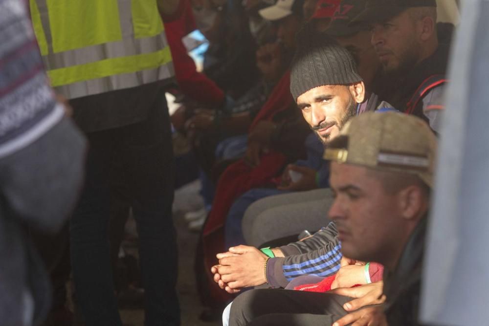 Llegada al puerto de Cartagena de los inmigrantes rescatados en el mar