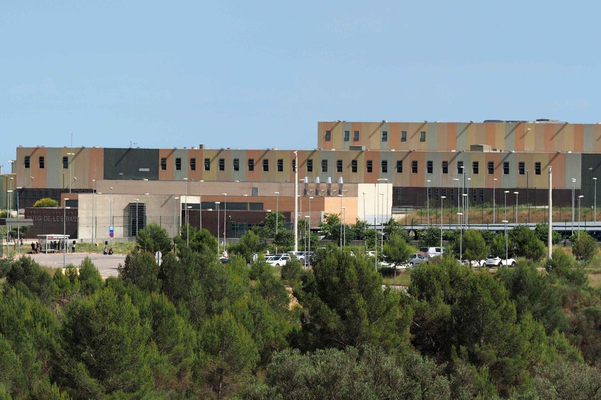 L'exterior de la presó de Figueres, el Centre Penitenciari del Puig de les Basses.
