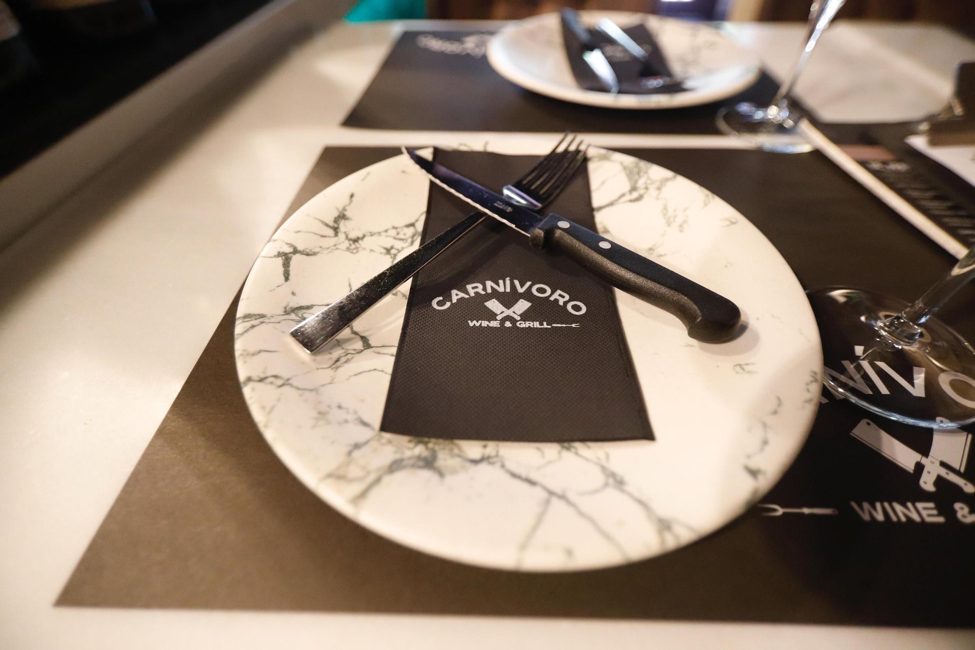 En imagenes | Carnívoro, el restaurante con los mejores huevos rotos de Zaragoza: “Nos hace especiales, más que la carne”