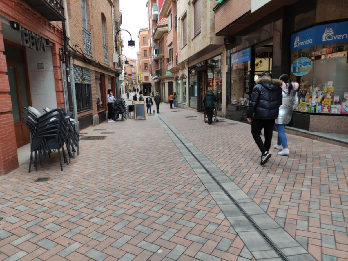 Un establecimiento hostelero de la calle Herreros en Benavente.