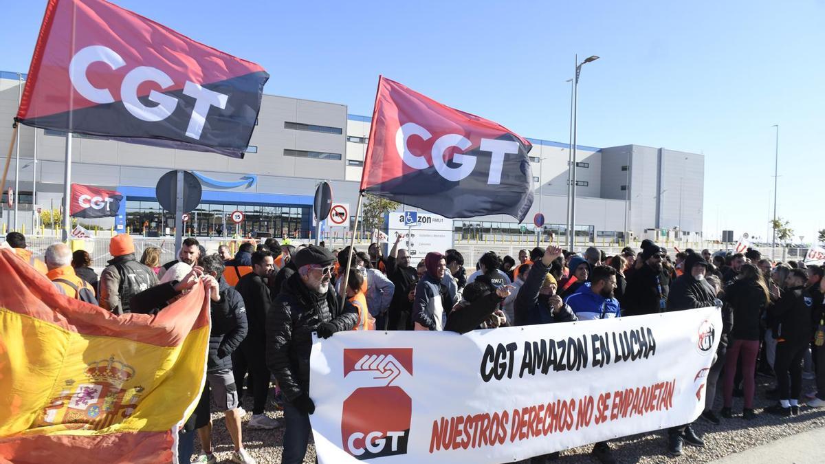 Comienzo de la huelga de los trabajadores de Amazon en Murcia este miércoles para mejorar sus condiciones laborales