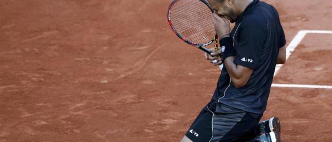 Tsonga celebra el triunfo ante Nishikori.