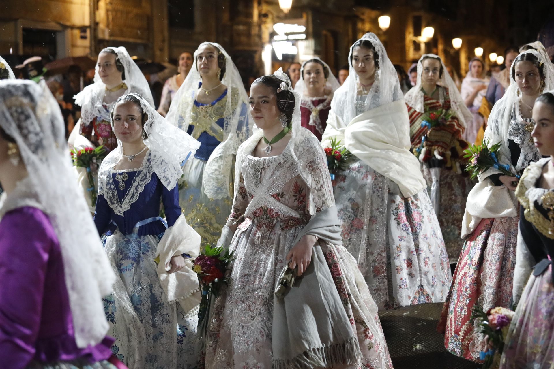 Búscate en el primer día de ofrenda por la calle de la Quart (entre las 19:00 a las 20:00 horas)