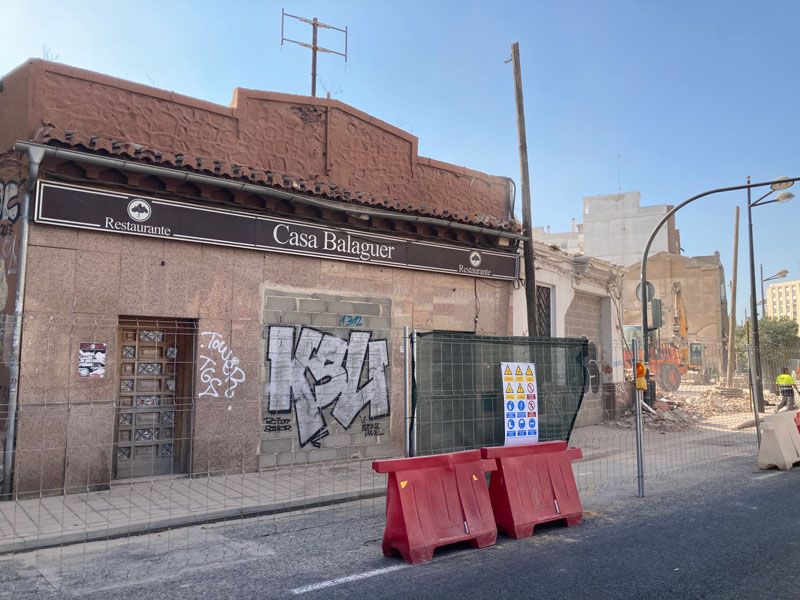 Las obras de Orriols derriban el histórico restaurante Casa Balaguer