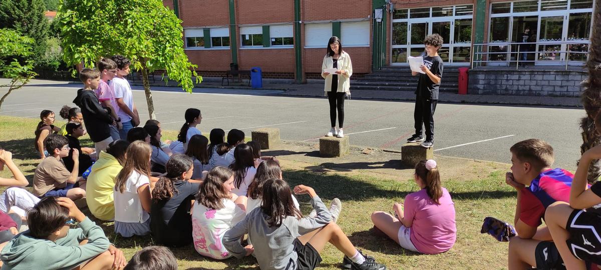 EN IMÁGENES: El alumnado del colegio El Vallín de Piedras Blancas viaja por trece países con el instituto La Magdalena de Avilés EN IMÁGENES: El alumnado del colegio El Vallín de Piedras Blancas viaja por trece países con el instituto La Magdalena de Avilés