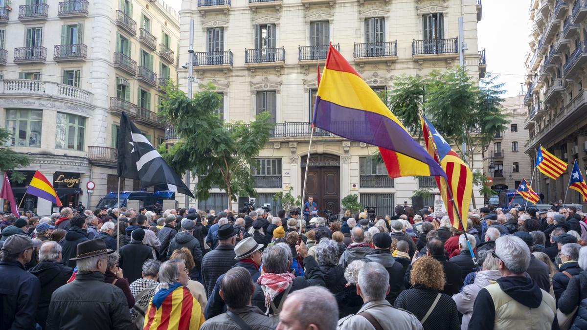 Manifestación en Barcelona para exigir que la comisaría de Via Laietana se convierta en un centro de memoria histórica