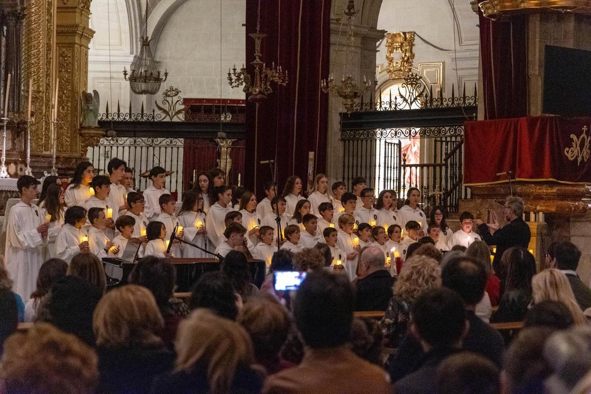El concierto de Navidad del Misteri, en imágenes