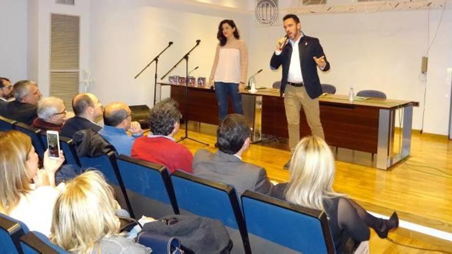 Un momento de la presentación, con José Manuel Mas.