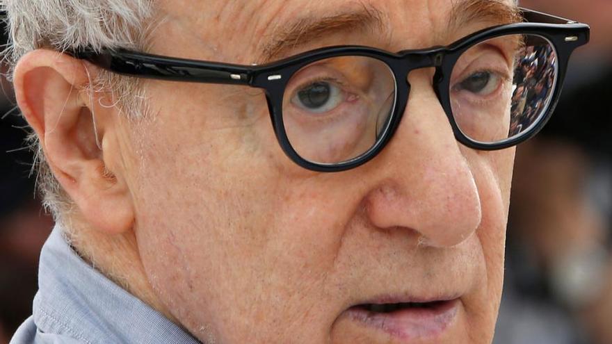 Woody Allen vuelve a negar que abusara sexualmente de su hija adoptiva Dylan Farrow